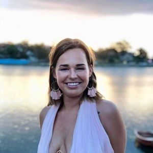 Meet your Posher, Lara